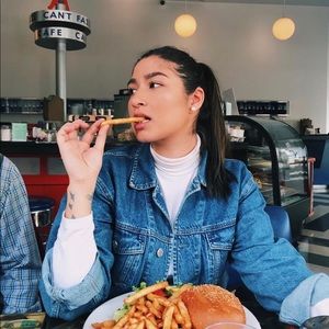 Meet your Posher, Natalie